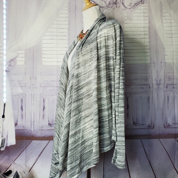 Renee C. Size S gray womens cardigan sweater top - Picture 9 of 14